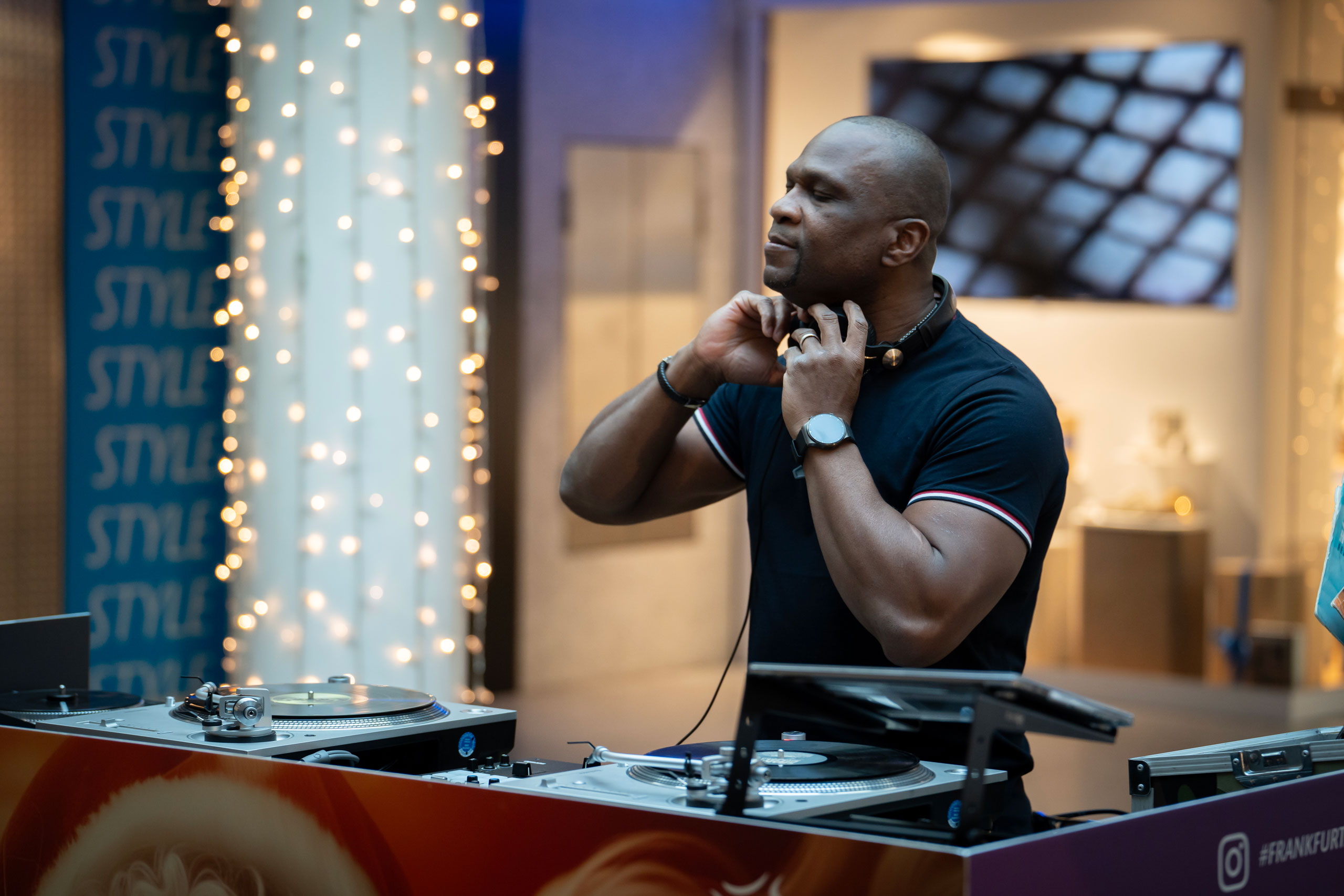 FRA_Weihnachtskampagne_DJs_Web_DSC9581