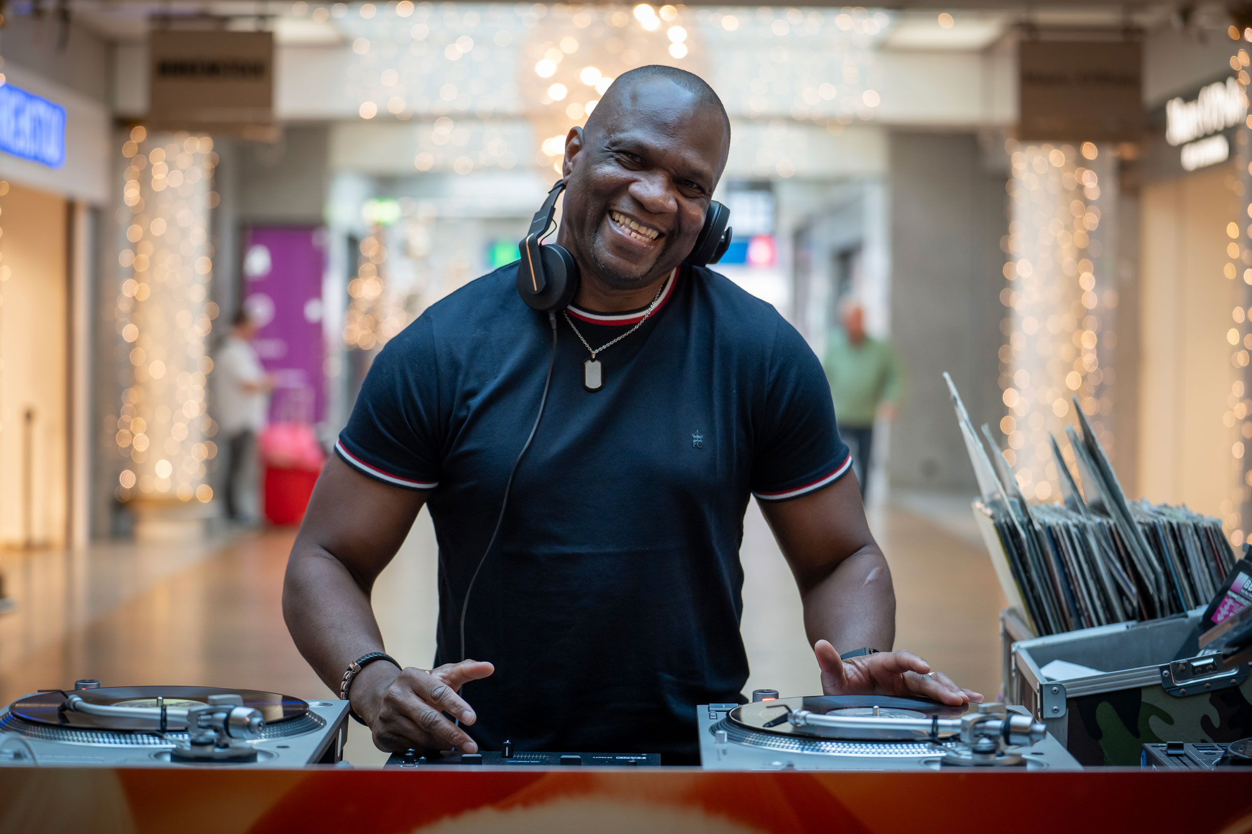 FRA_Weihnachtskampagne_DJs_Web_DSC9595